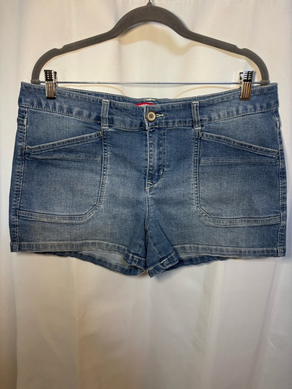 Unionbay Denim Shorts Women’s Size 15 32W Mid Rise 4” Inseam - Picture 2 of 6